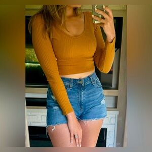 Arizona Jean Co. | Long Sleeve Burnt Yellow Crop Top | Size M